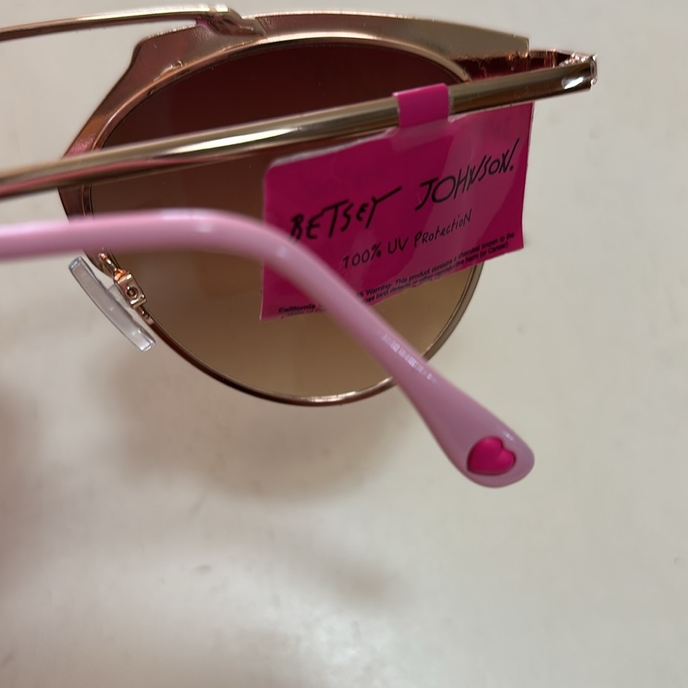 Betsey Johnson sunglasses - Picture 3 of 5
